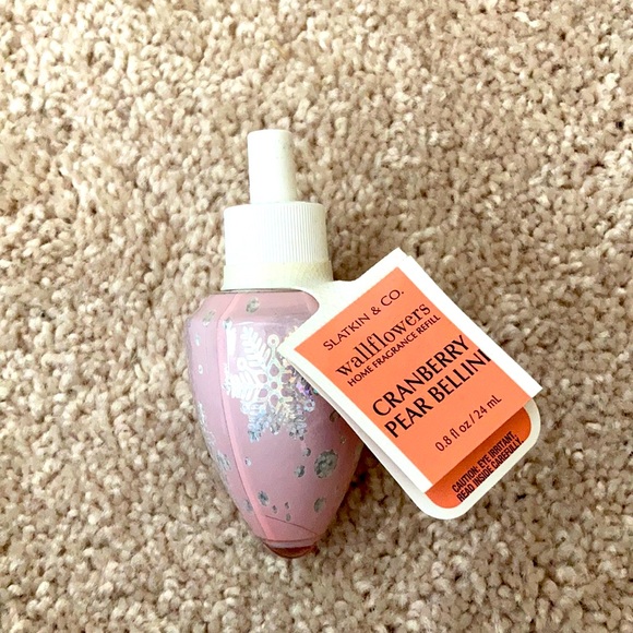 Slatkin & Co Cranberry Pear Bellini Wallflower